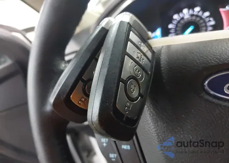 2018 Ford Fusion Titanium z USA, uszkodzony, nr VIN 3FA6P0D96JR169767